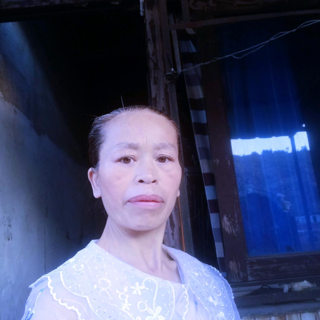 单身的何五妹