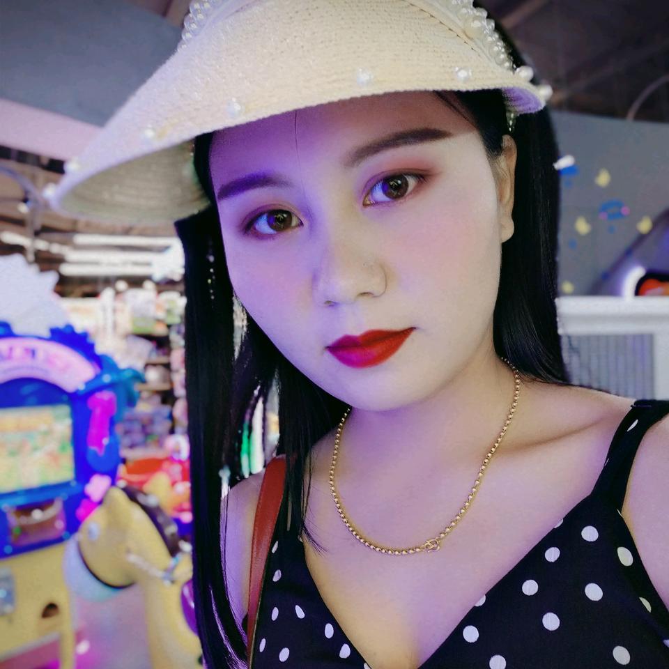 大理丫头 💕 芳芳