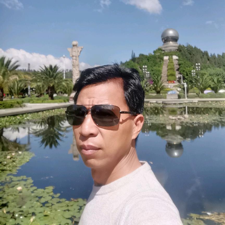 杨德富牛人牛冻精改良大动物诊疗中心