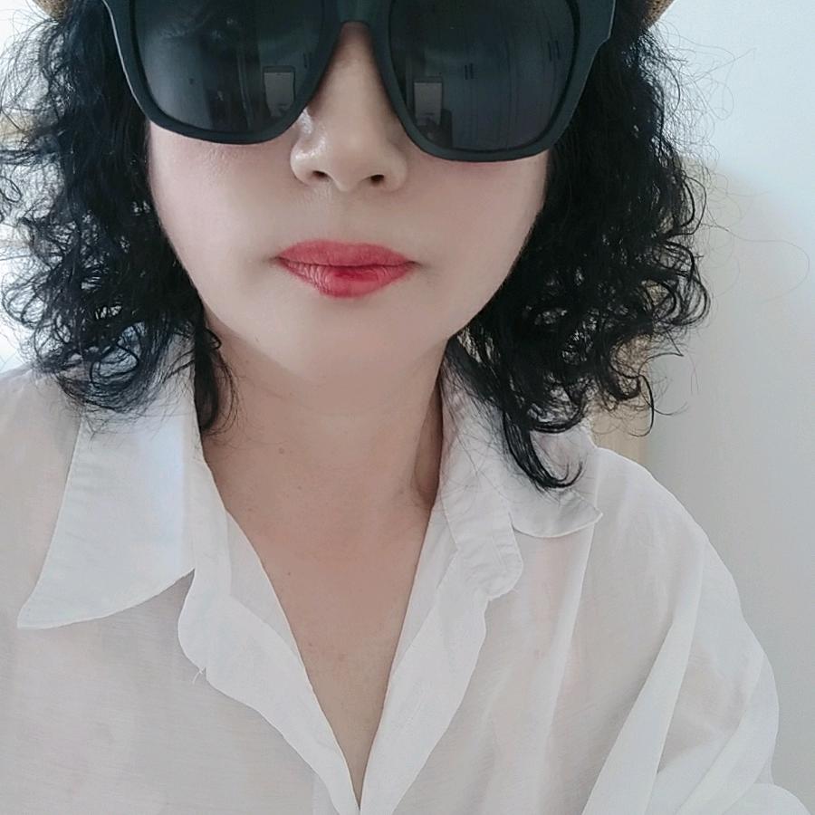 雨中玫瑰🌹🌹