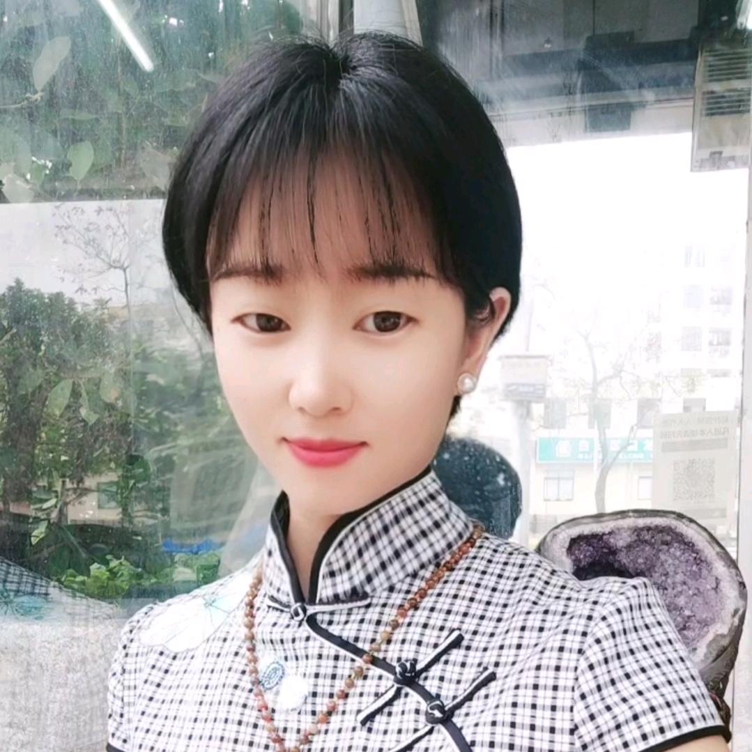 宋小玉加油（越努力越幸运）