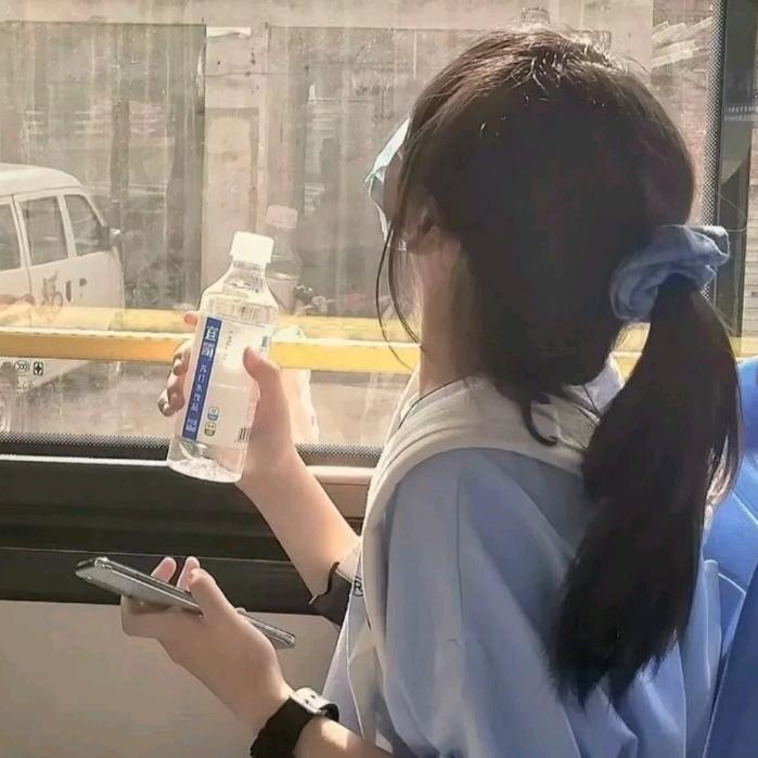 L小佳