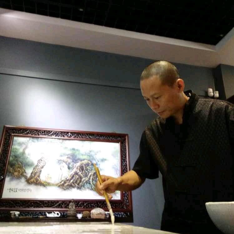 景德镇～徐雪勇釉上根雕瓷艺