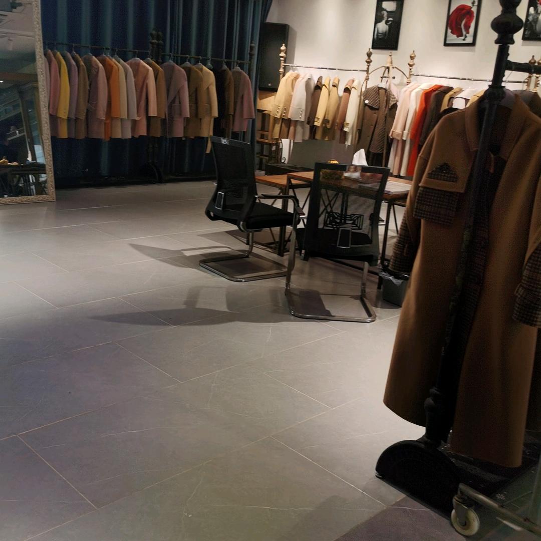 骊千轻奢服装工厂店