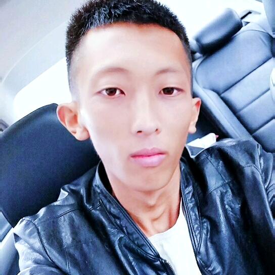 一个男的