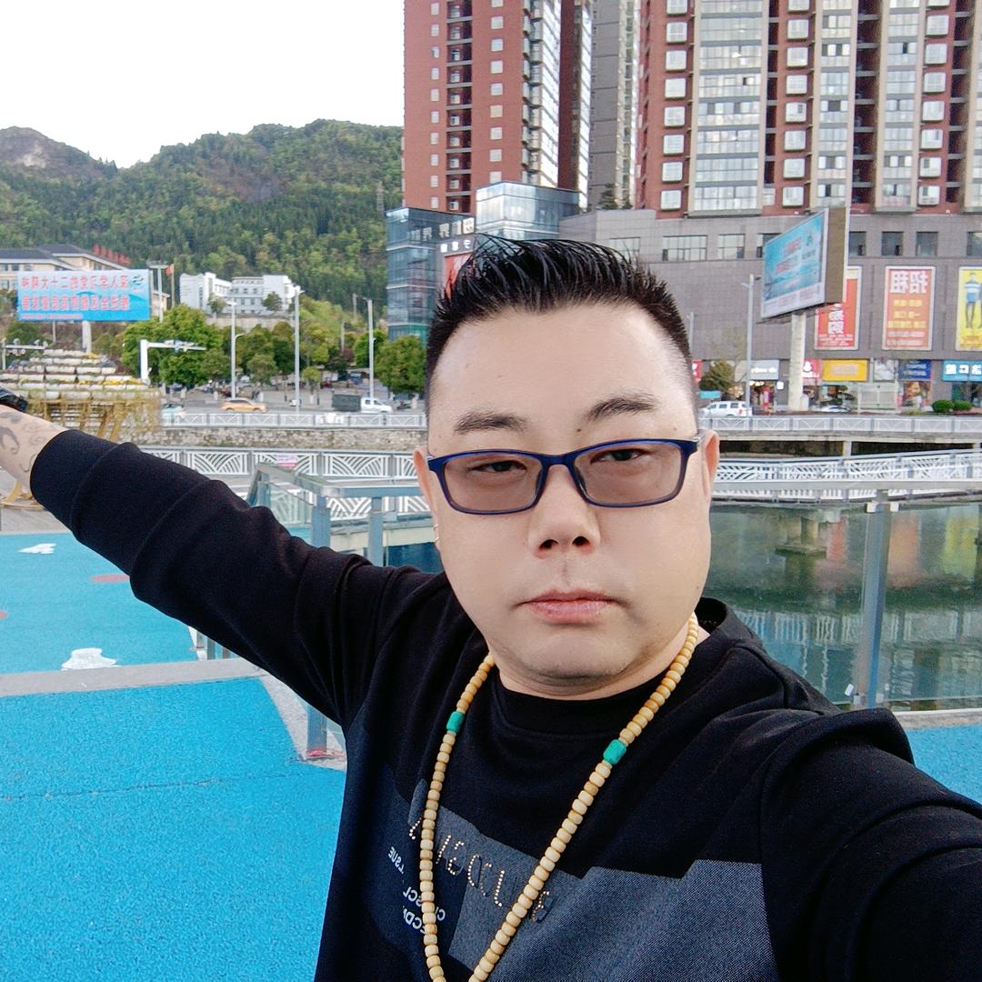 彝族哥旧衣服再生资源