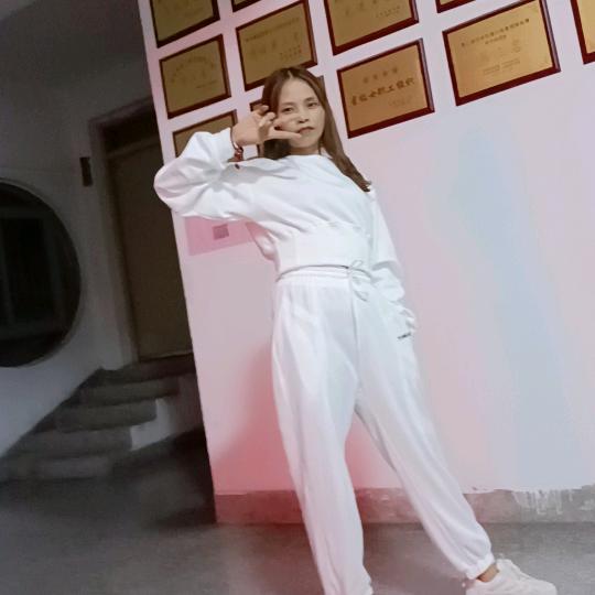 翘嘴小梅