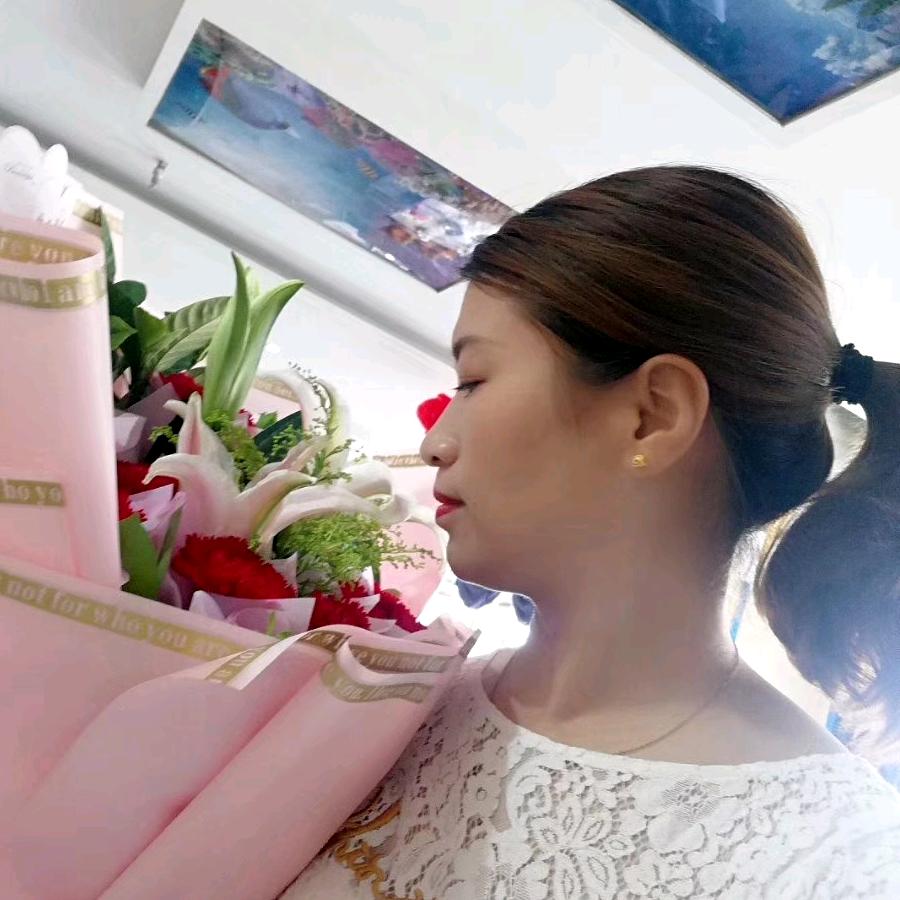 梅子（胡杨佳宴)主要经营新疆融合菜