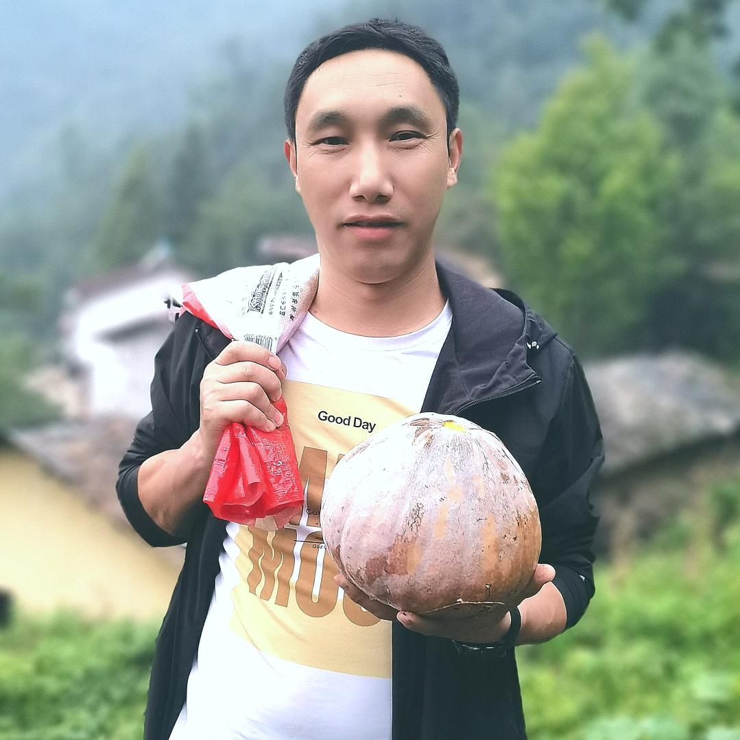 康华松在家乡