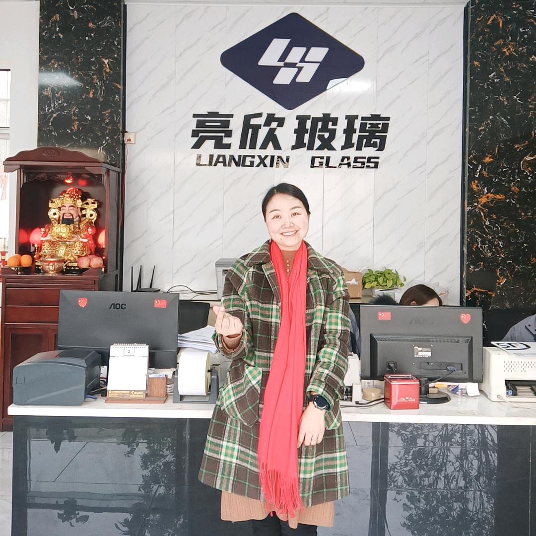 亮欣玻璃魏经理