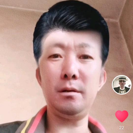 小陈喜欢听歌