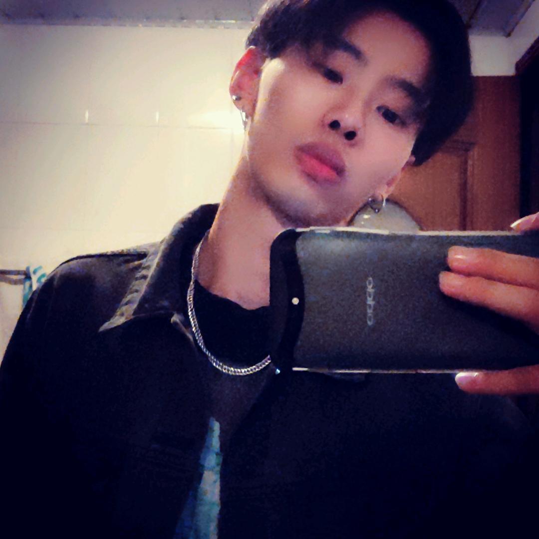 爱钓鱼🎣的男小维