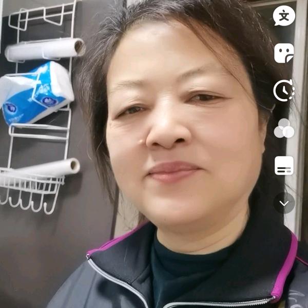 玉兰花开服饰工厂店