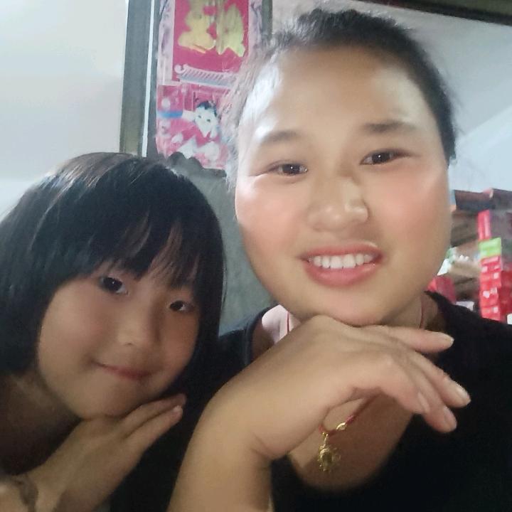 带点笑容。