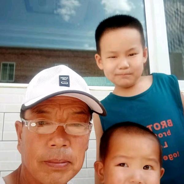 相亲相爰一家人