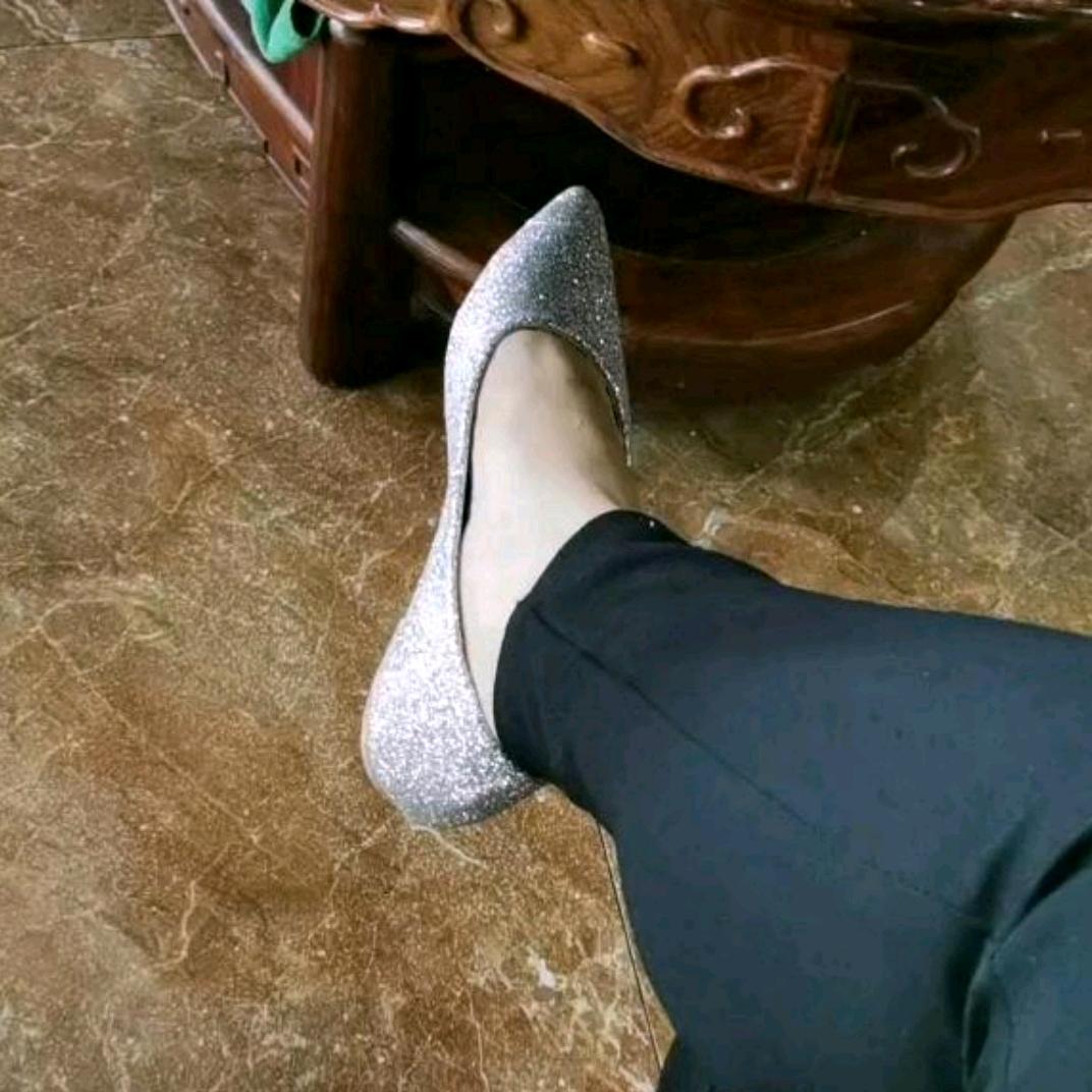 覃菇娘赚钱养洲洲