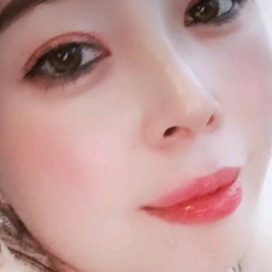 莉莉😍😍😍