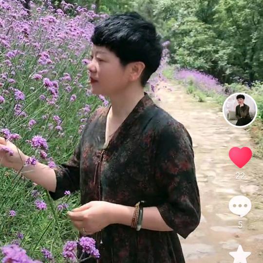 艾玛萨高端女装