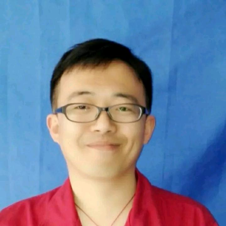 屈少所