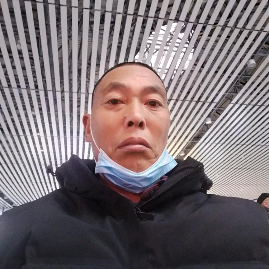 老何