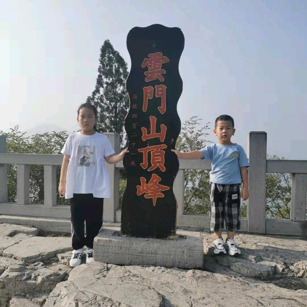 追逐梦想的小青年