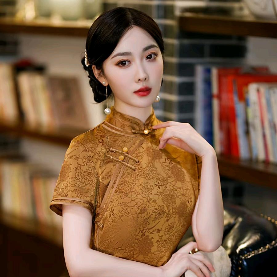 明辰佳人时尚妈妈装