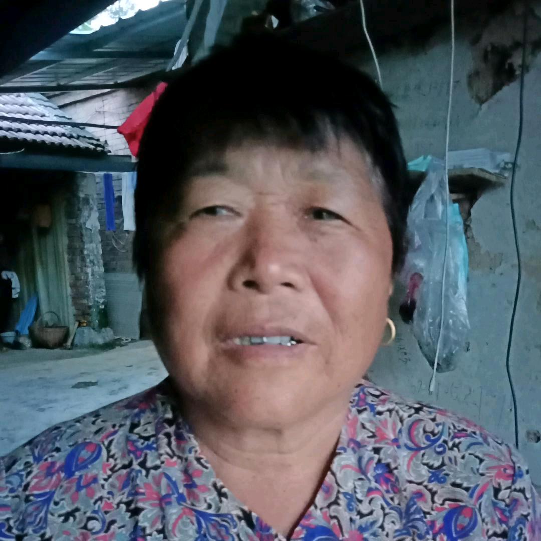 杨爱英′