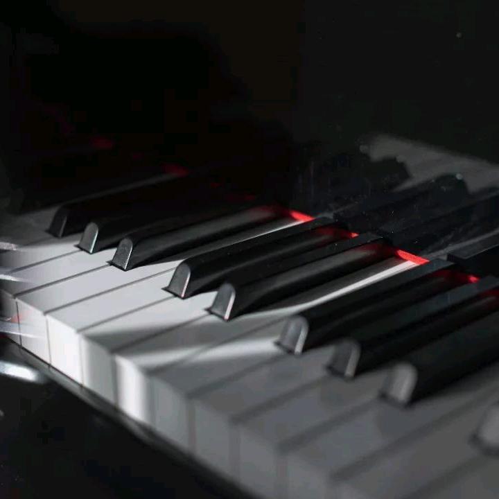 小F的钢琴