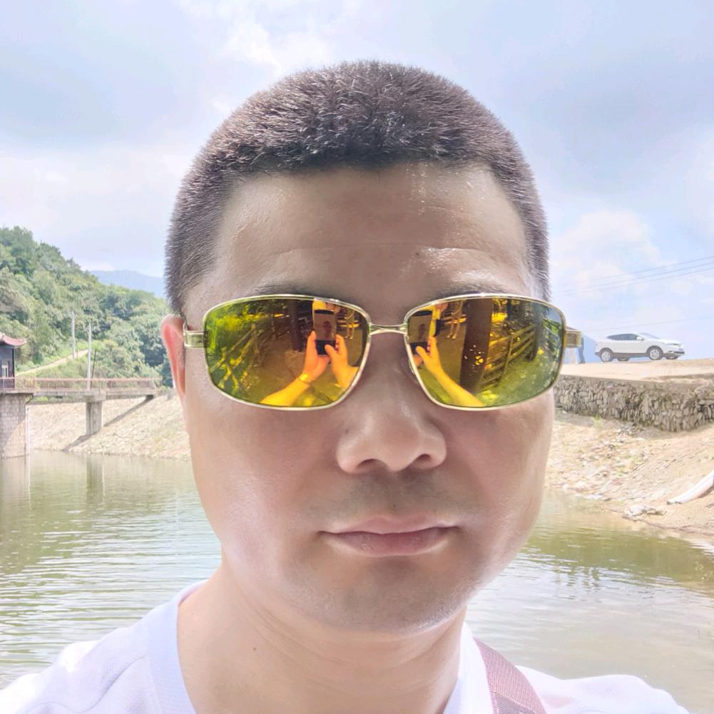 归途如虹头像