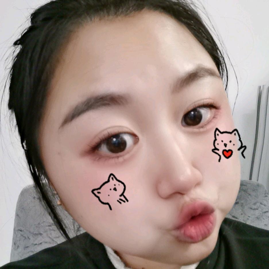 小王的大腮帮子