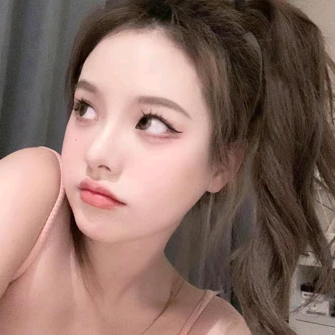 OUR美妆小蕊