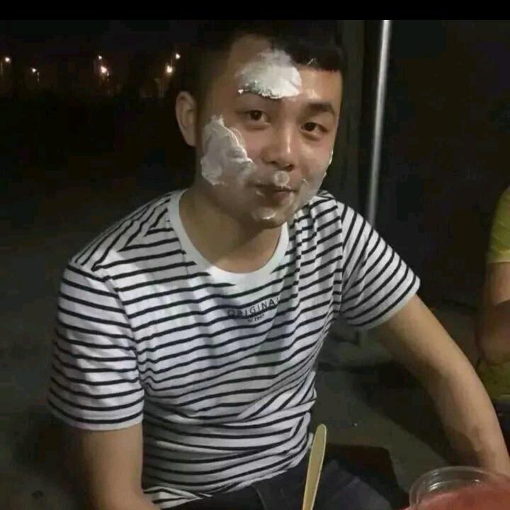桃花辉辉