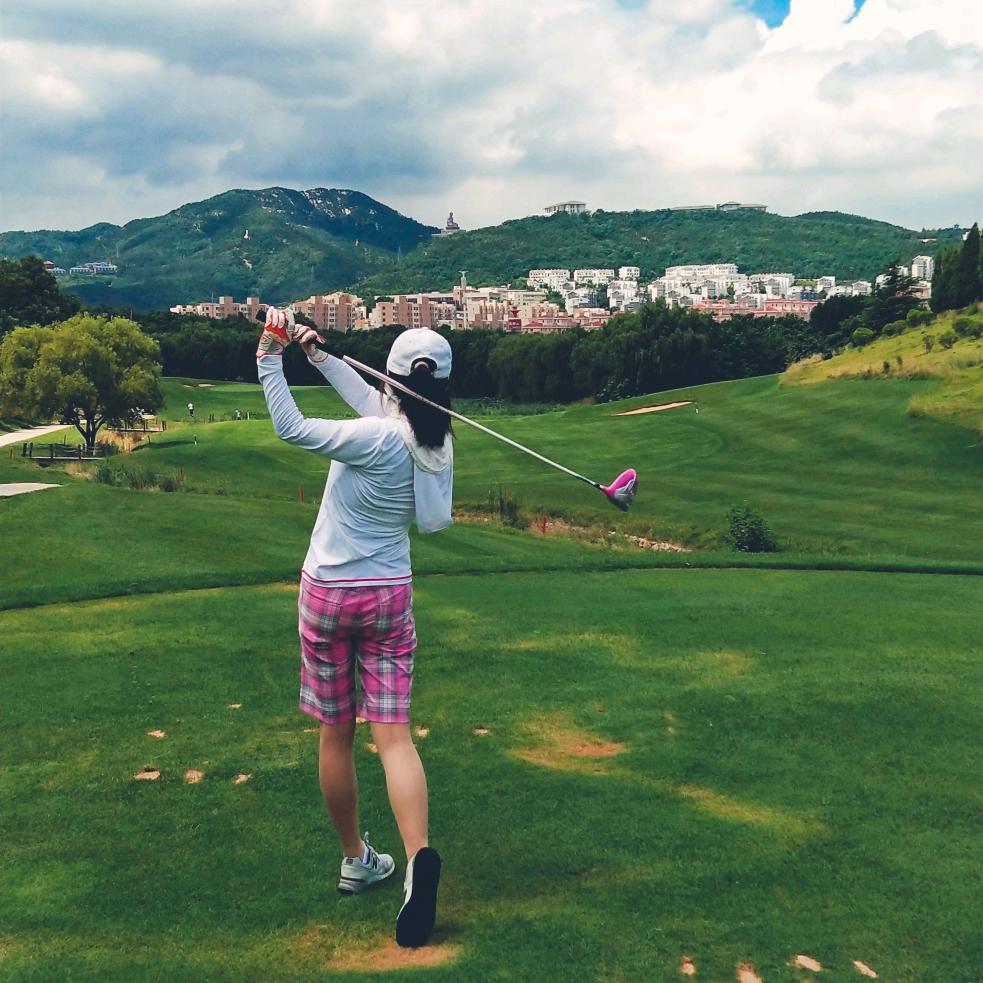 哈娜.不高冷的高尔夫.焦