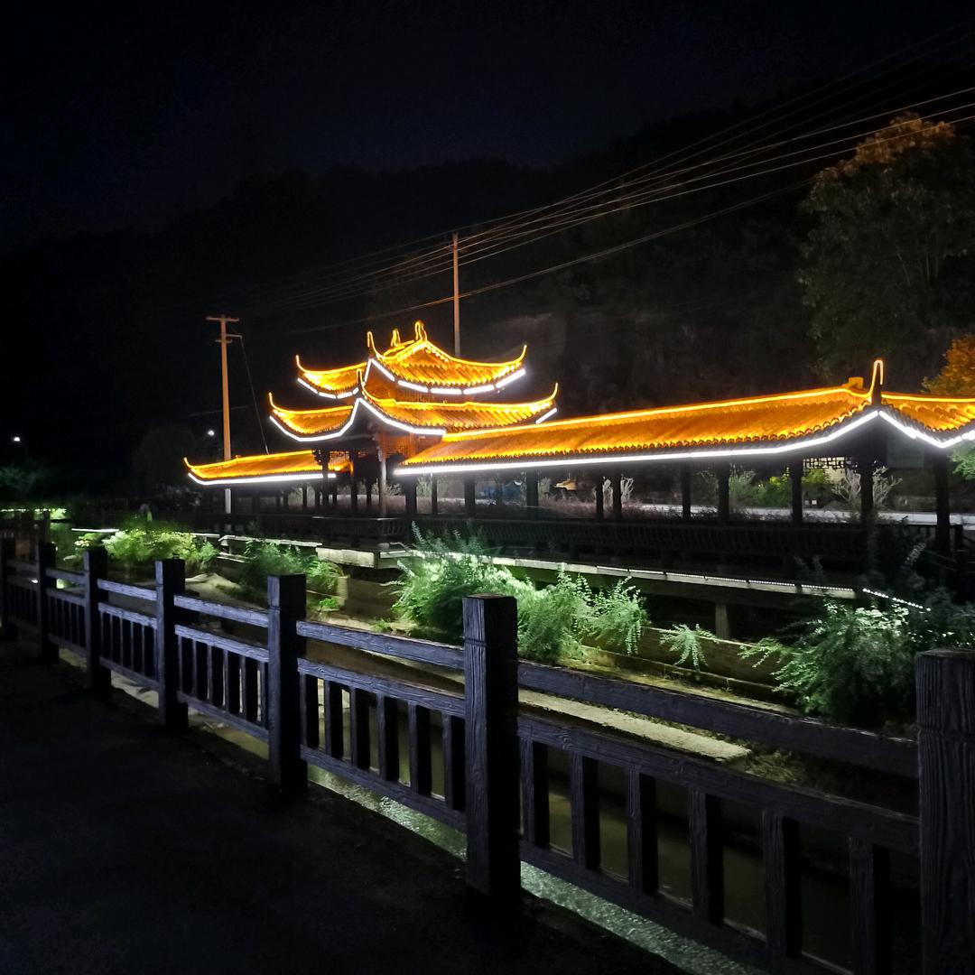 嘴角那一抹