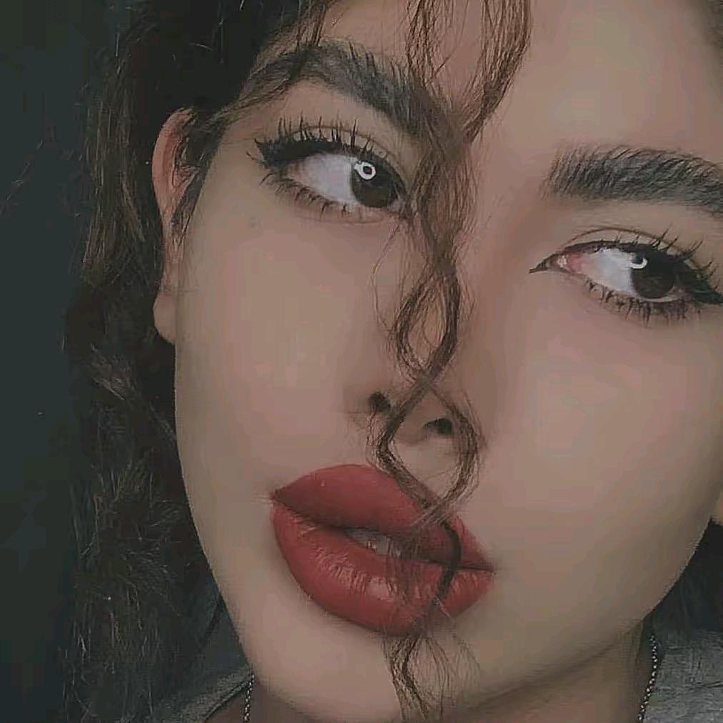 C.📷