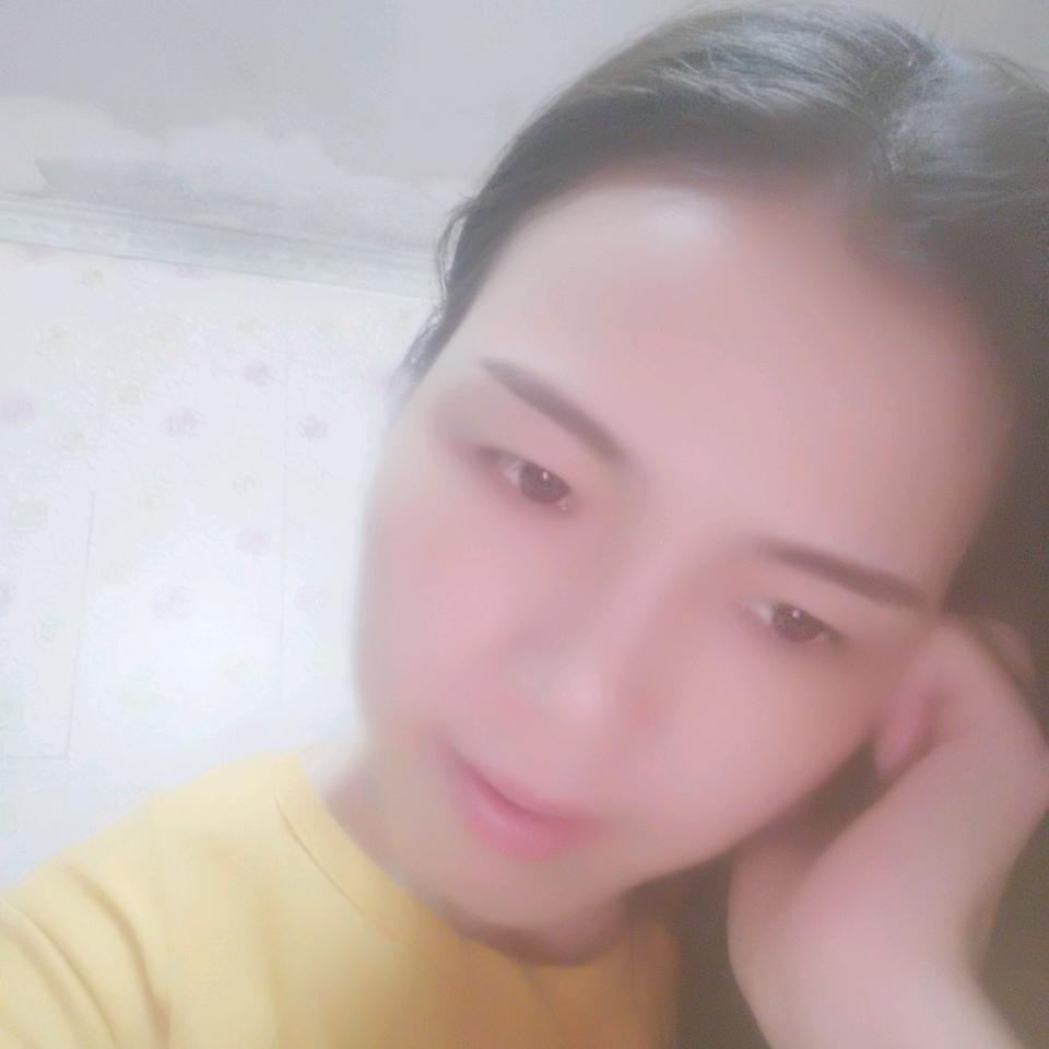 青