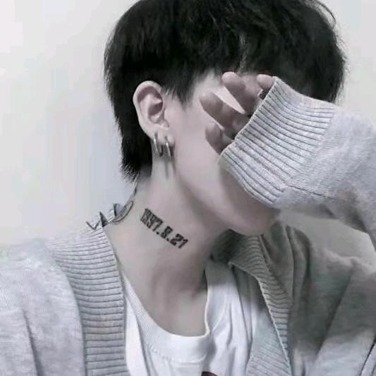 H 、