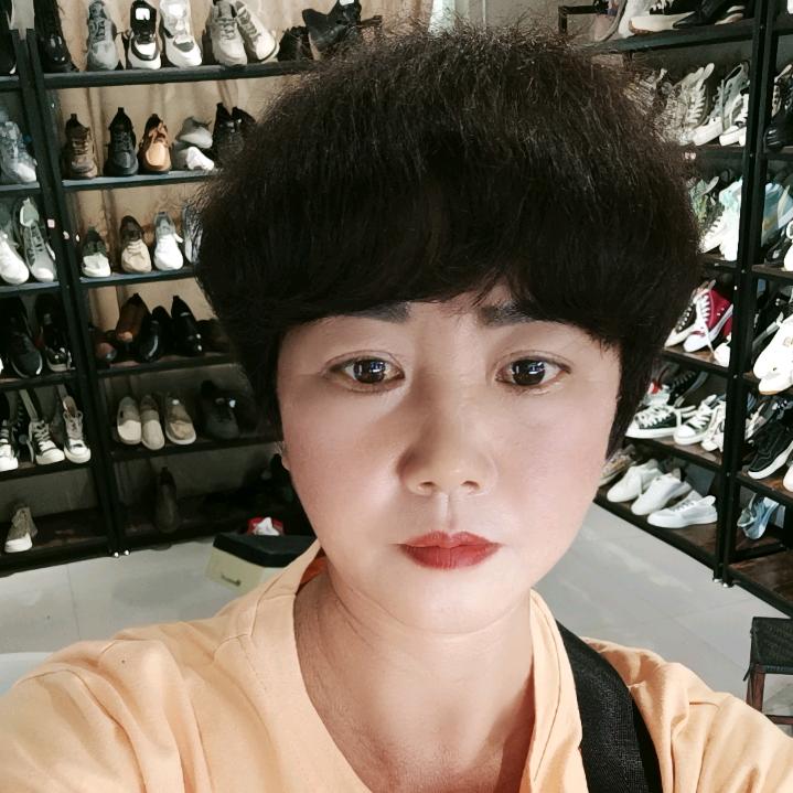 旧城加瑜鞋店，车站旁