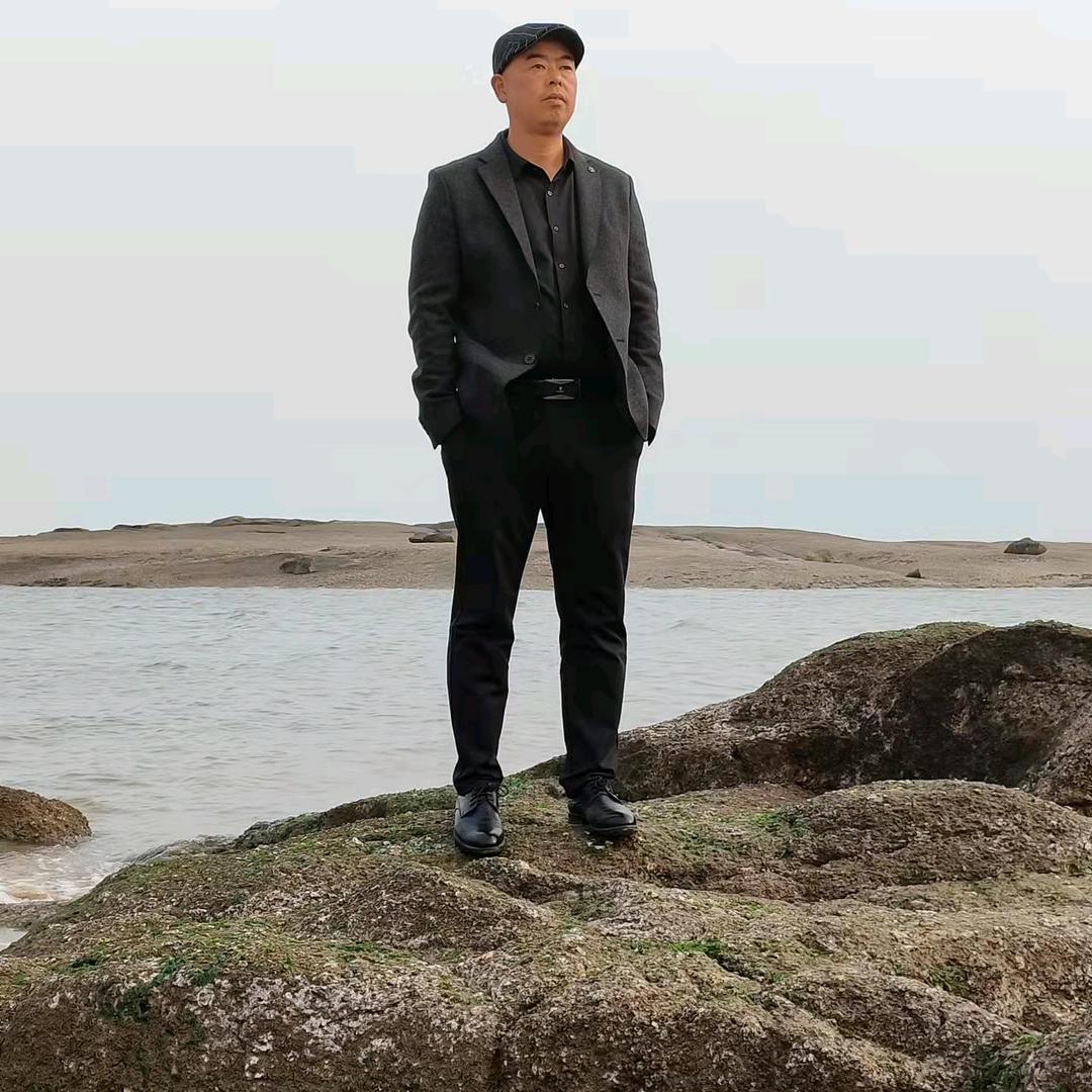 楊，四季发财，一帆风顺。喜欢跑步