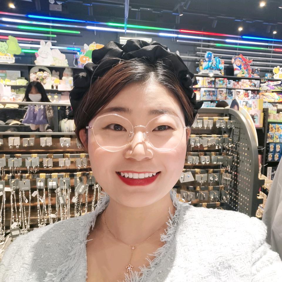 泡芙小姐