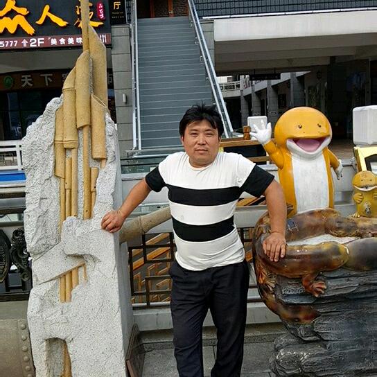 向红豪爵摩托车，三轮和两轮电动车