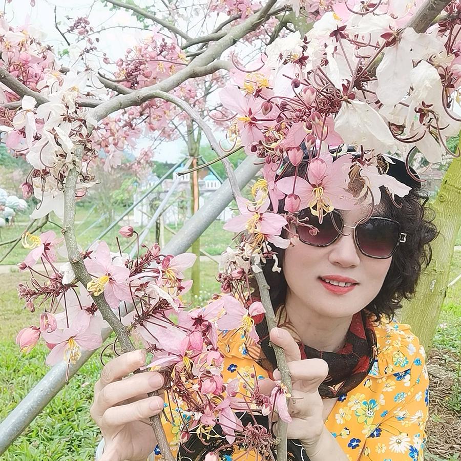 英子