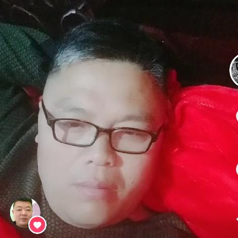 开着破车闯世界阿黑哥