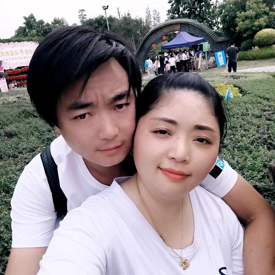 烟在寂寞中，点燃