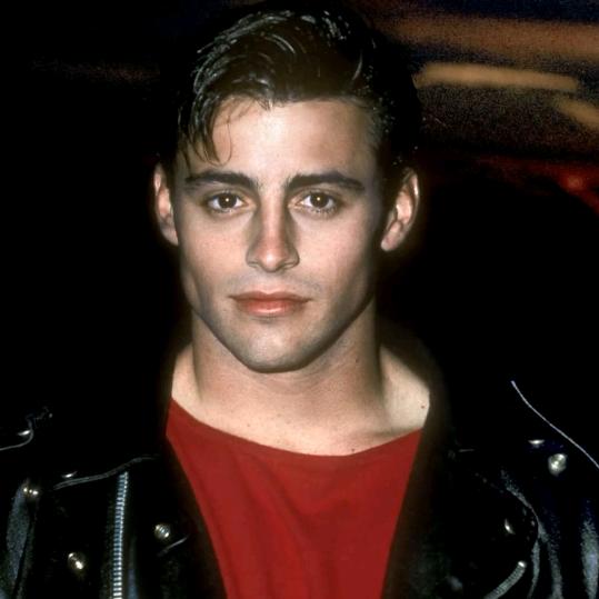 不正经到天亮.🌈