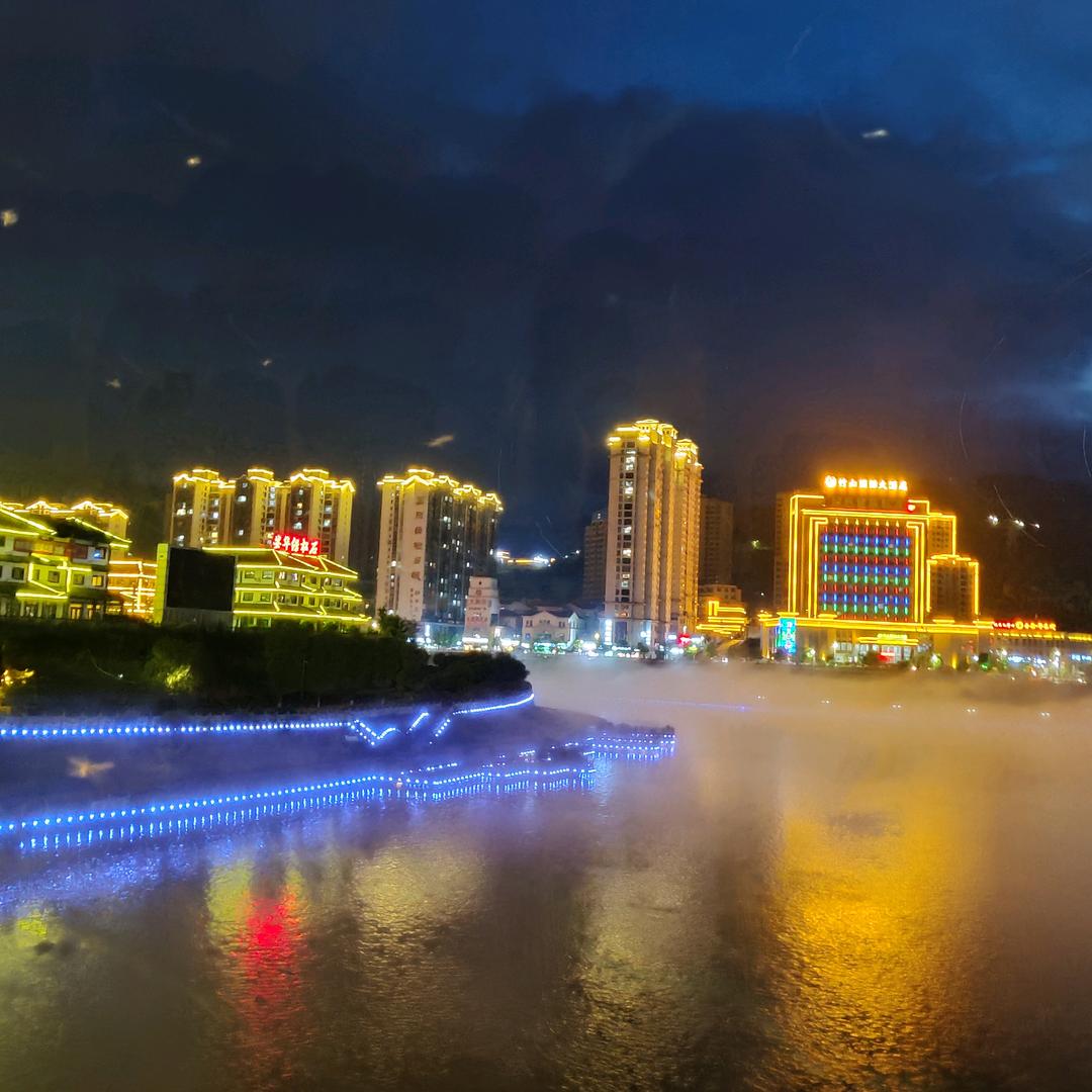 冰镇菠萝有点甜