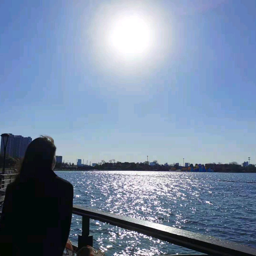 仰望天空∠😊
