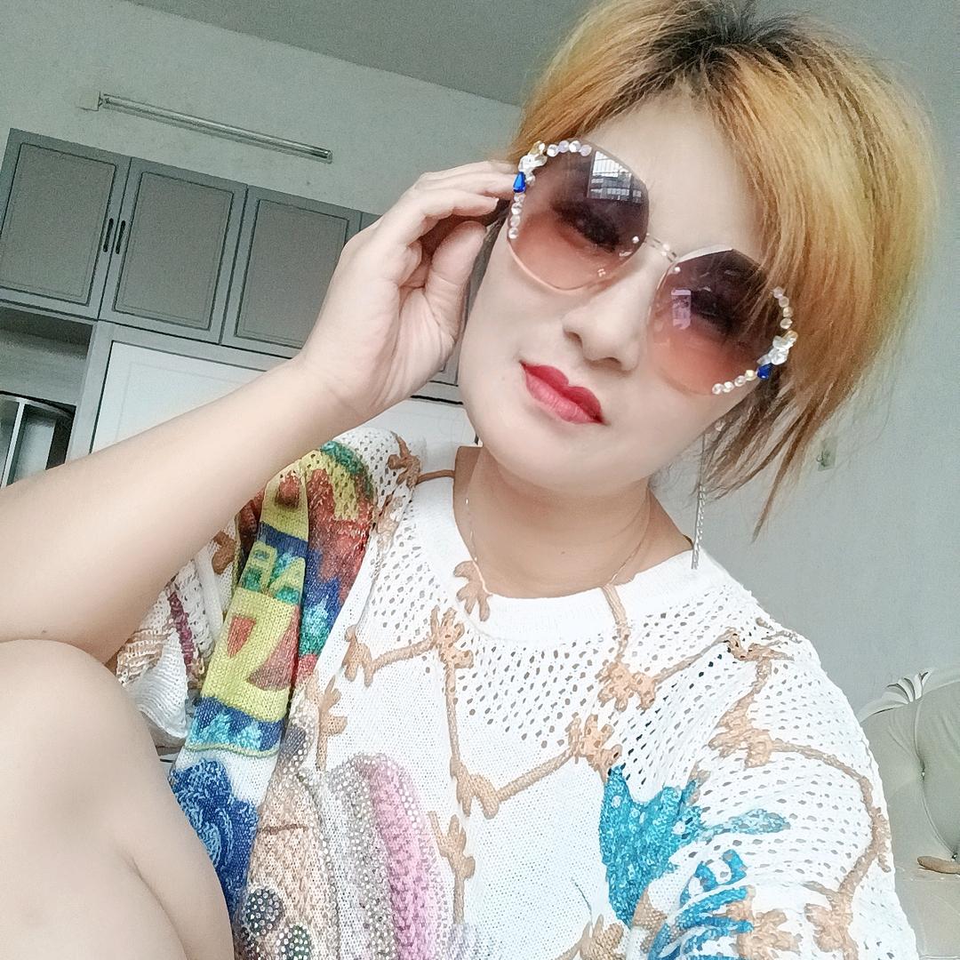孤独的小姐姐陈梦
