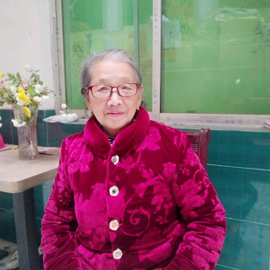 八十五岁的老奶奶😊成元英