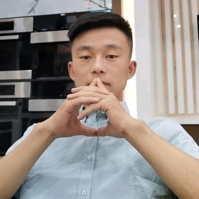 丢了瞌睡的虫虫o